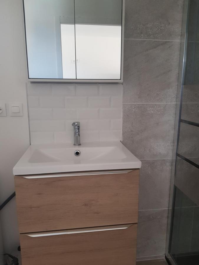 Апартаменты Dependance 29M2 Climatisee Сен-Жиль Экстерьер фото